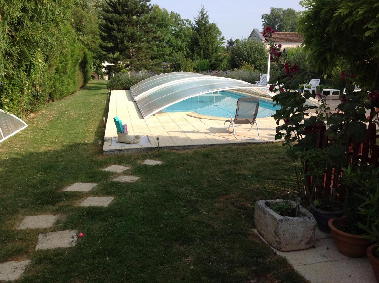 Studio Avec Piscine Privee Jardin Clos Et Wifi A Saint Jean D'Angely Zewnętrze zdjęcie