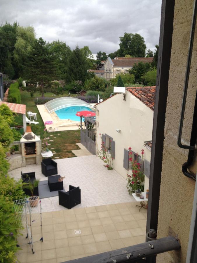 Studio Avec Piscine Privee Jardin Clos Et Wifi A Saint Jean D'Angely Zewnętrze zdjęcie