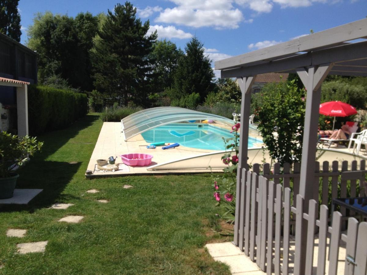 Studio Avec Piscine Privee Jardin Clos Et Wifi A Saint Jean D'Angely Zewnętrze zdjęcie